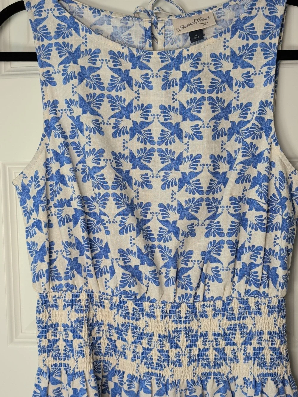 Universal Threads Blue Floral Sleeveless Smocked Waist Dress - Picture 4 of 9